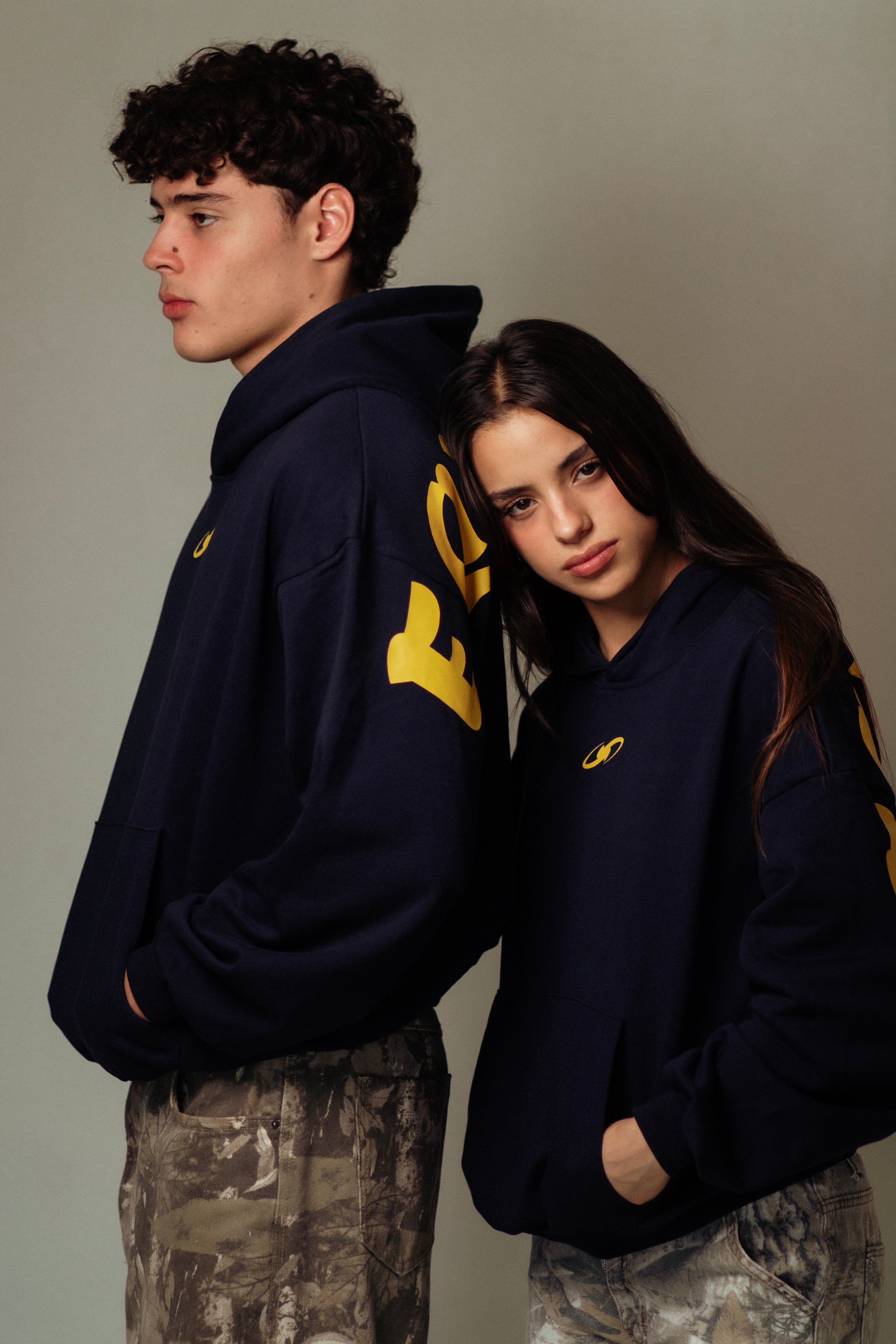 Hoodie Boxy Earnings Logo